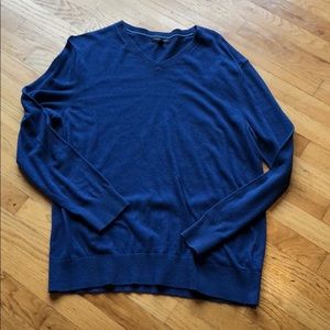 Men’s Banana Republic V-neck blue sweater